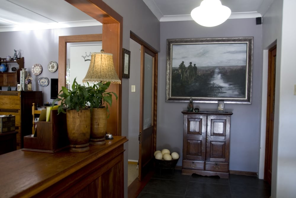 The Crown Guesthouse 2/50