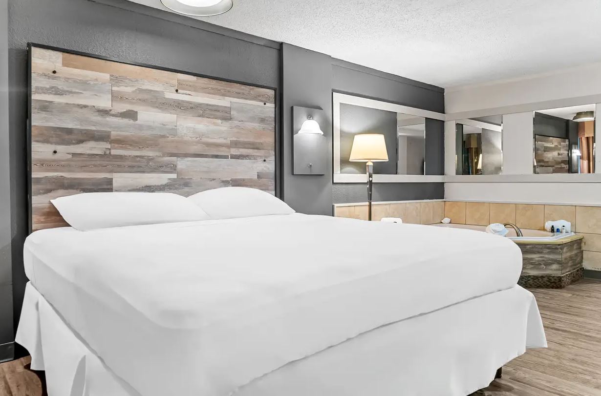 Suite, King Bed