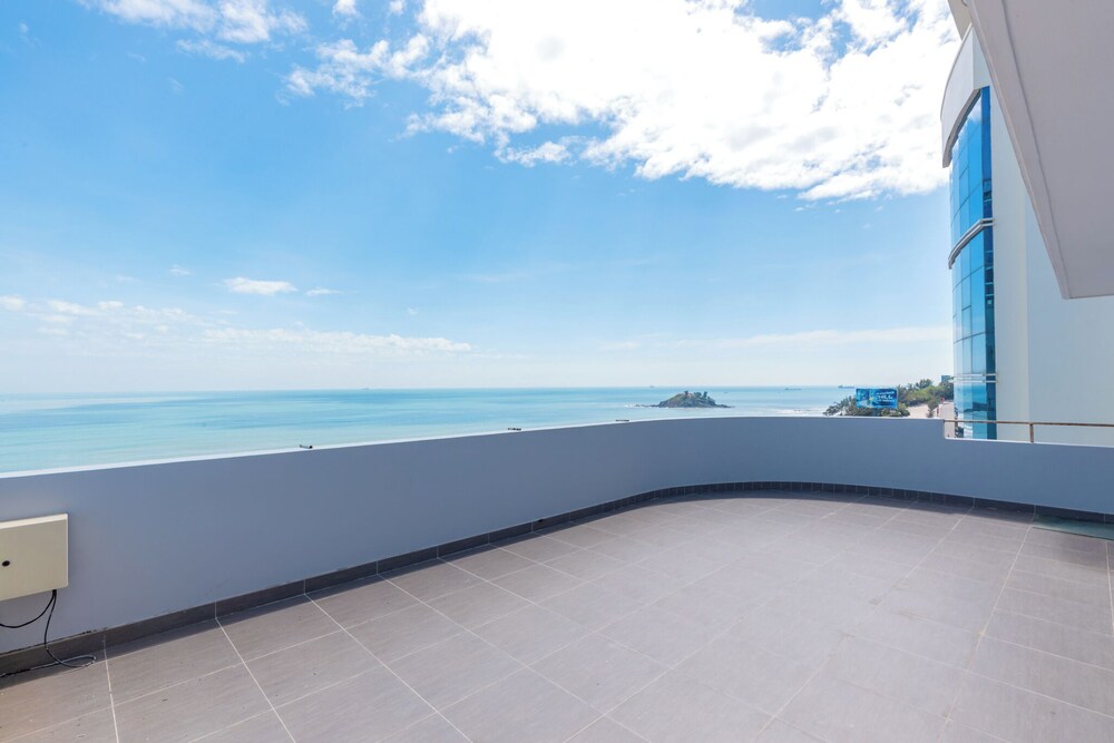 Ngoc Hanh Beach Hotel 70/75