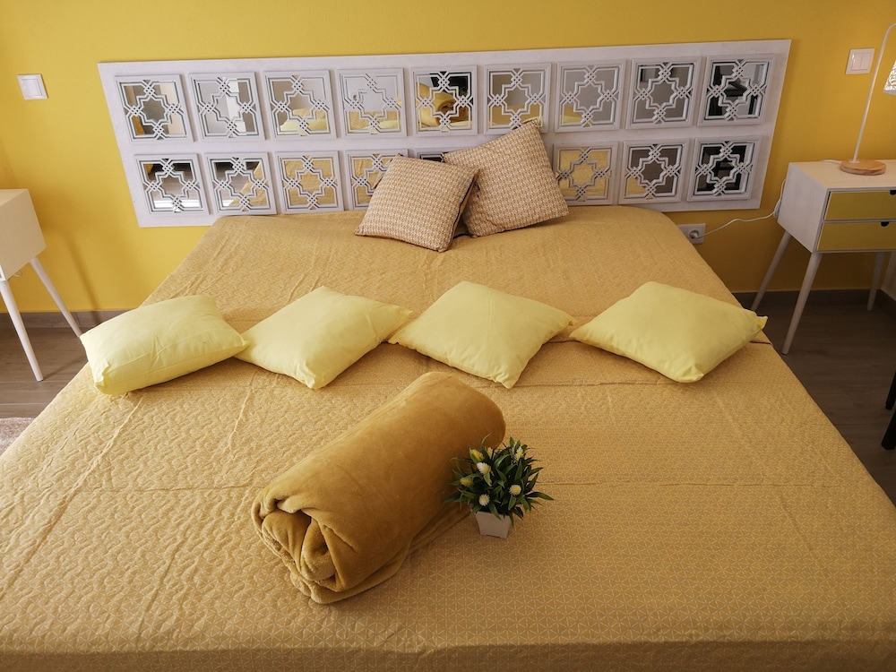 Sensations Guesthouse 35/50