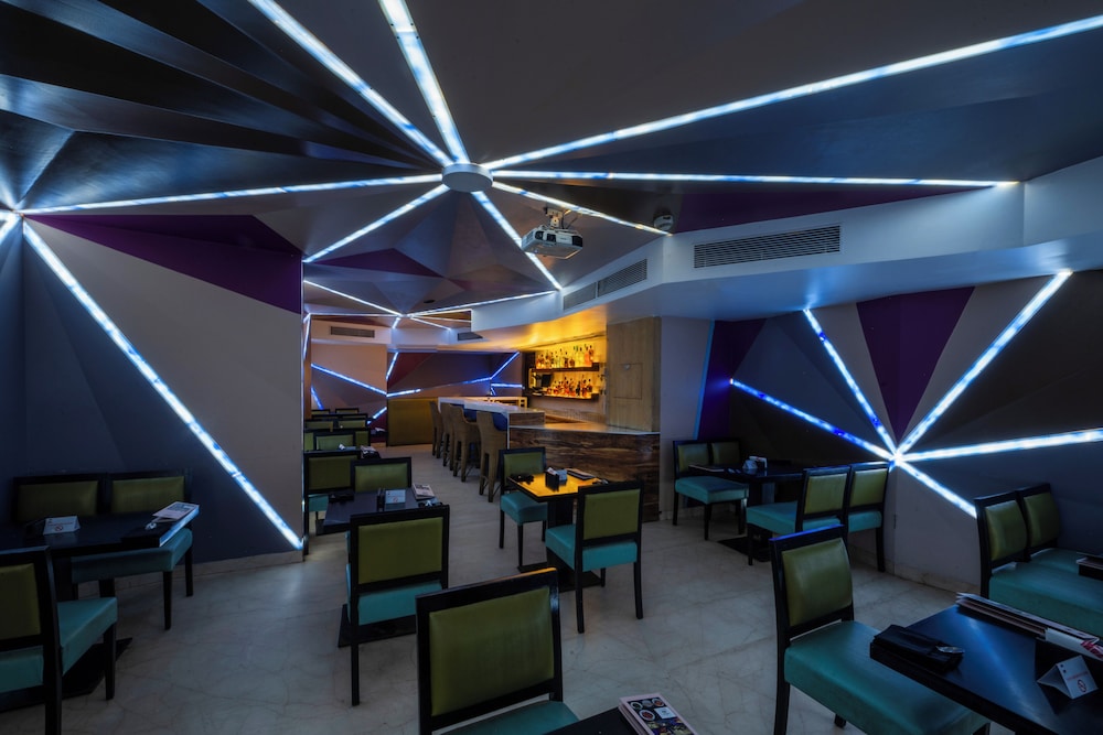 La Woods Hotel 27/50