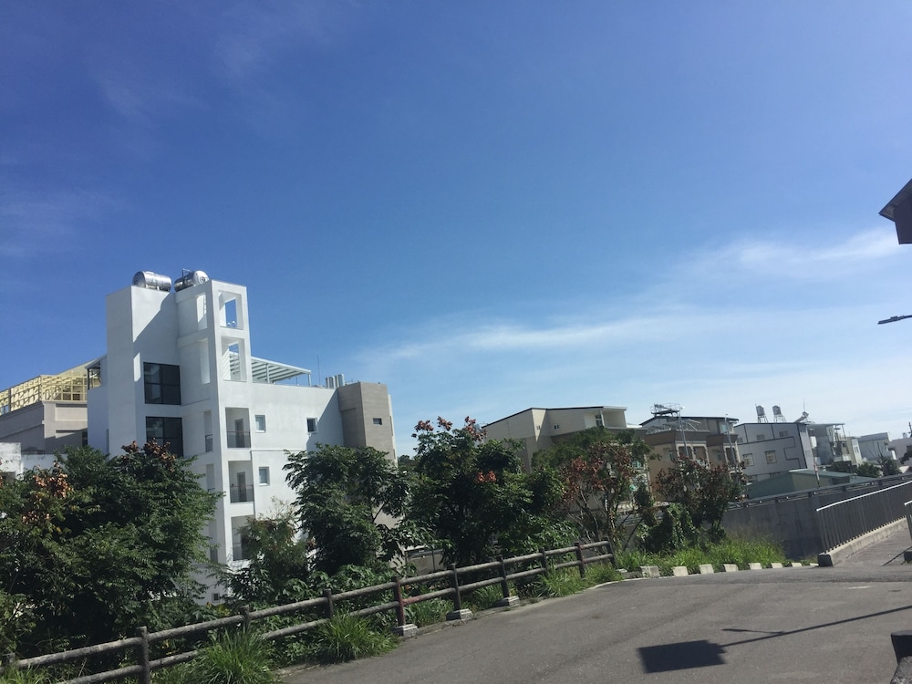 Tiin Tinn Rivershore B and B 7/50