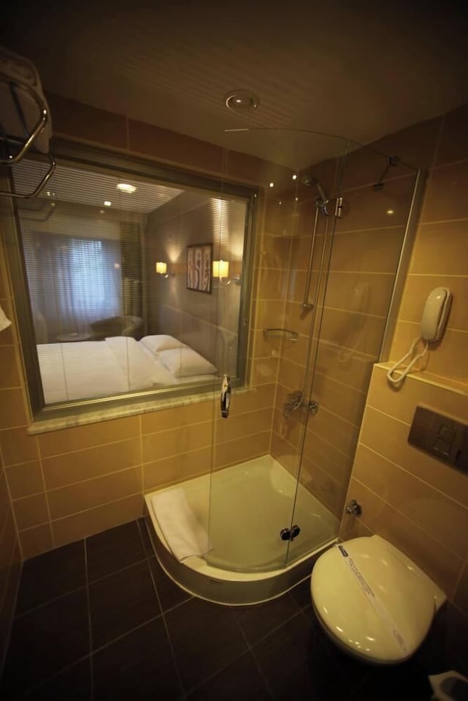 ZINOS HOTEL 34/37