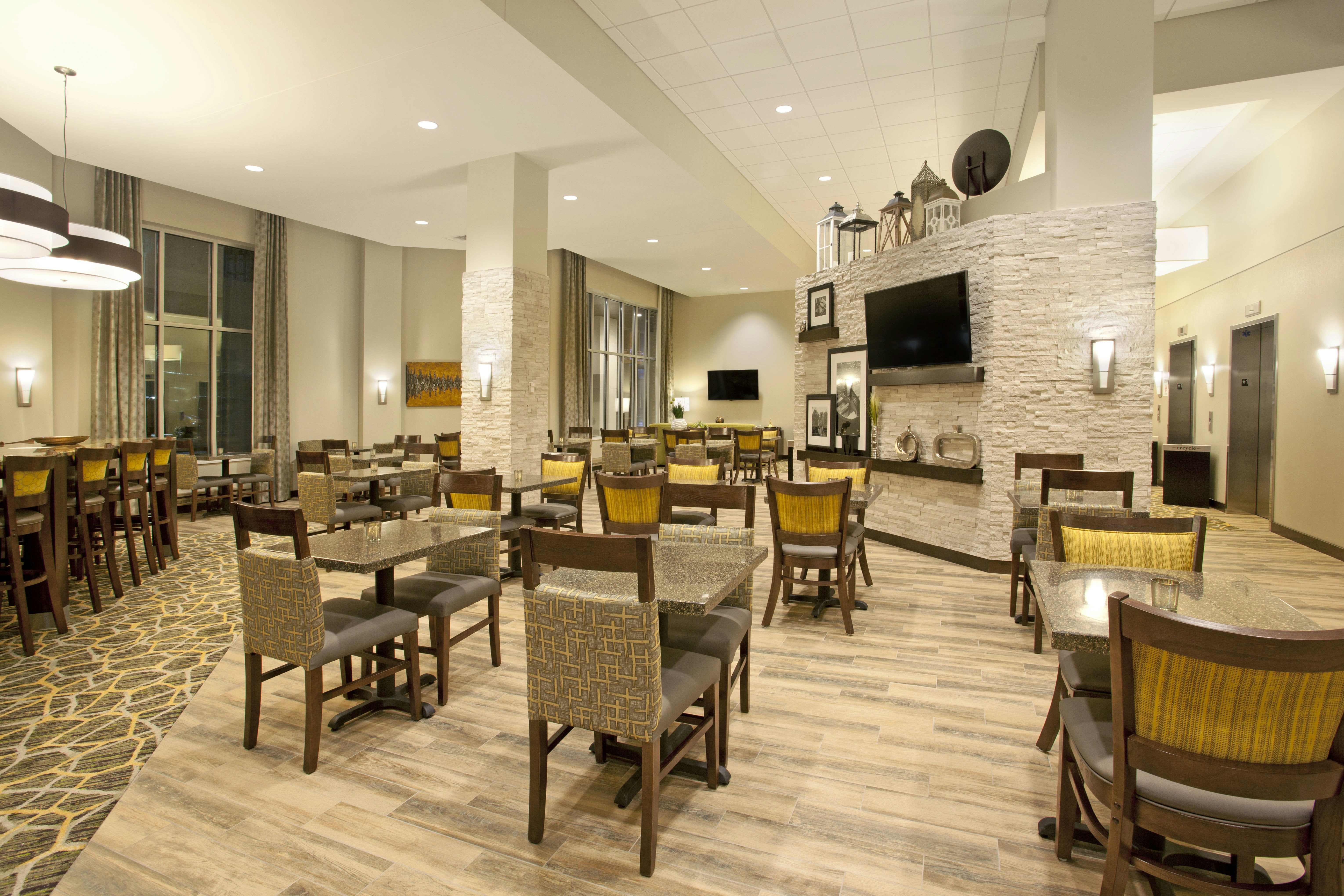 Hampton Inn and Suites Minneapolis Downtown 32/45