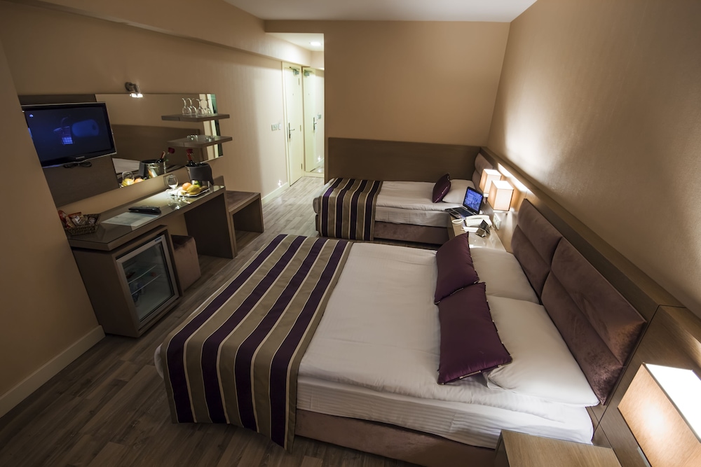 The New Hotel Zeybek 16/74