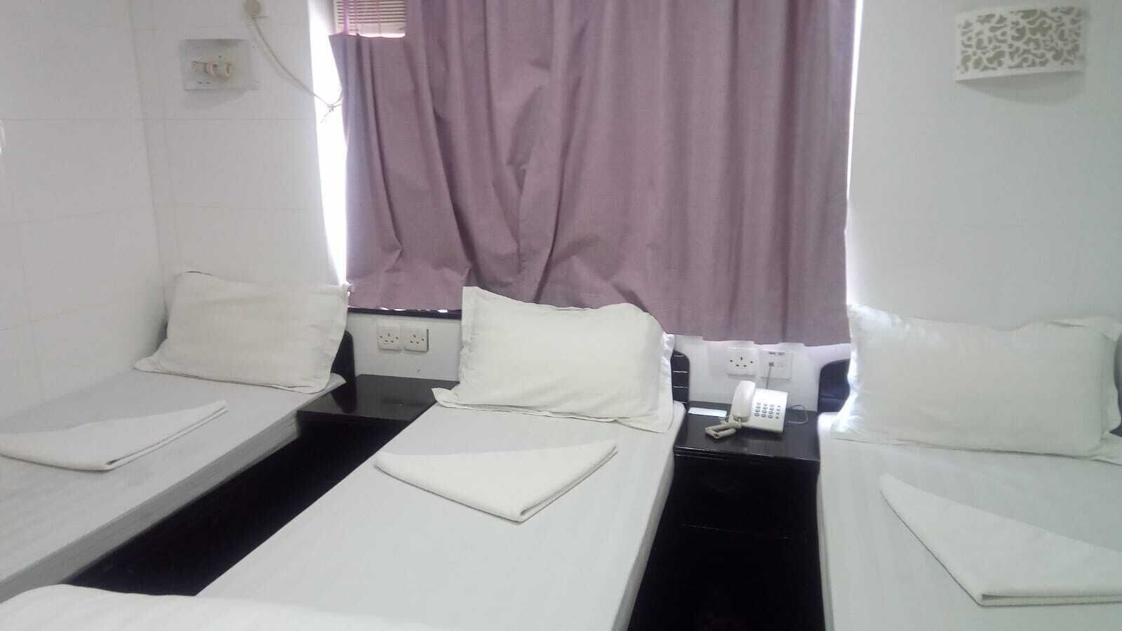 ROOM, TRIPLE, 3 BEDS