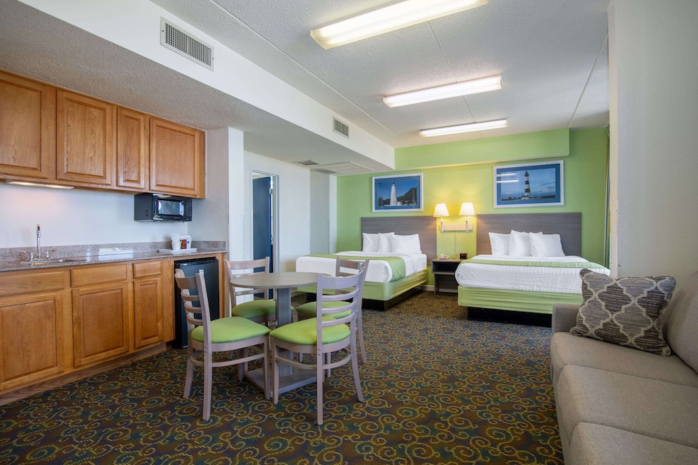 Travelodge by Wyndham Outer Banks/Kill Devil Hills 35/50