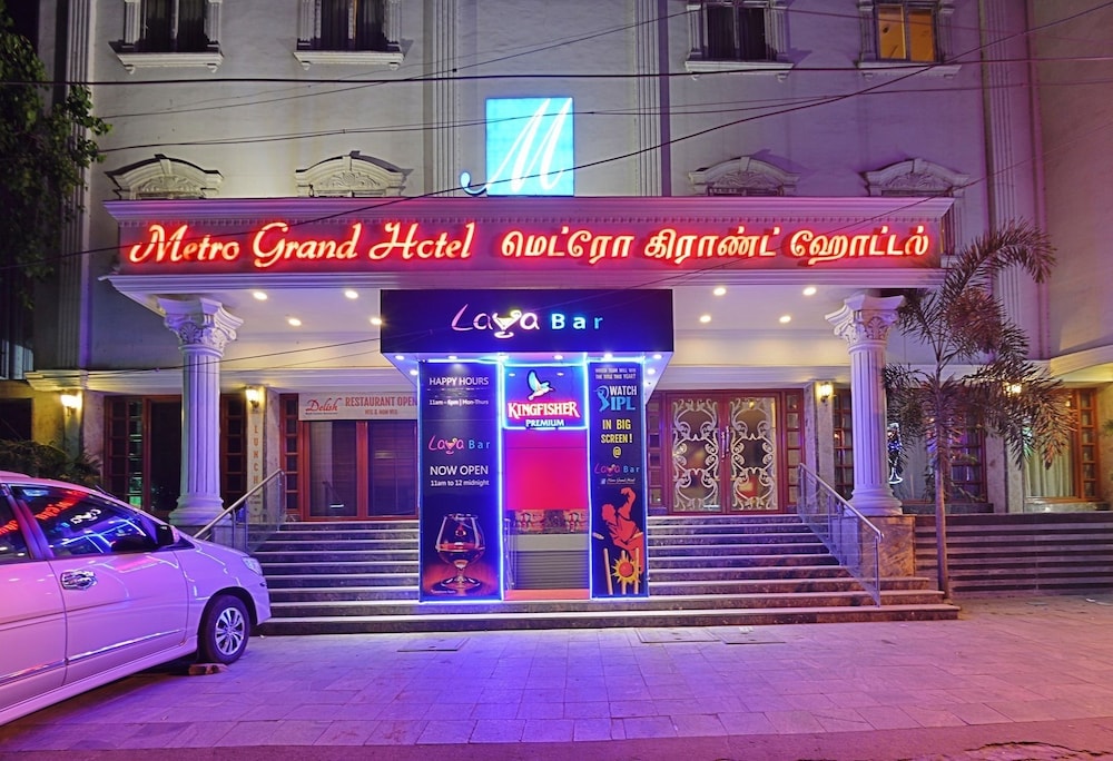 Metro Grand Hotel 3/42