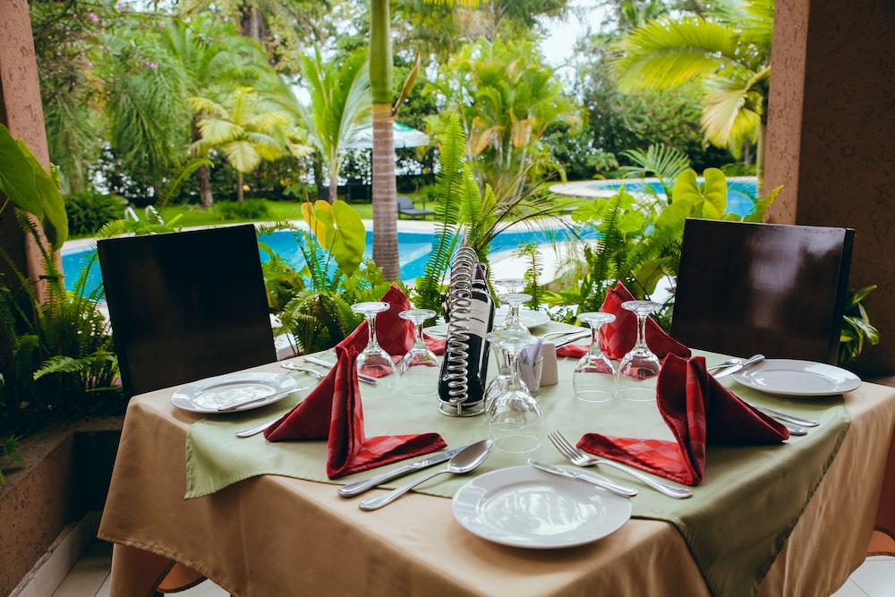 GORILLAS LAKE KIVU HOTEL 23/49