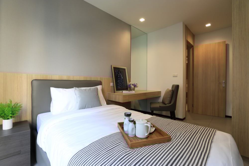 Alix Bangkok Hotel 13/77