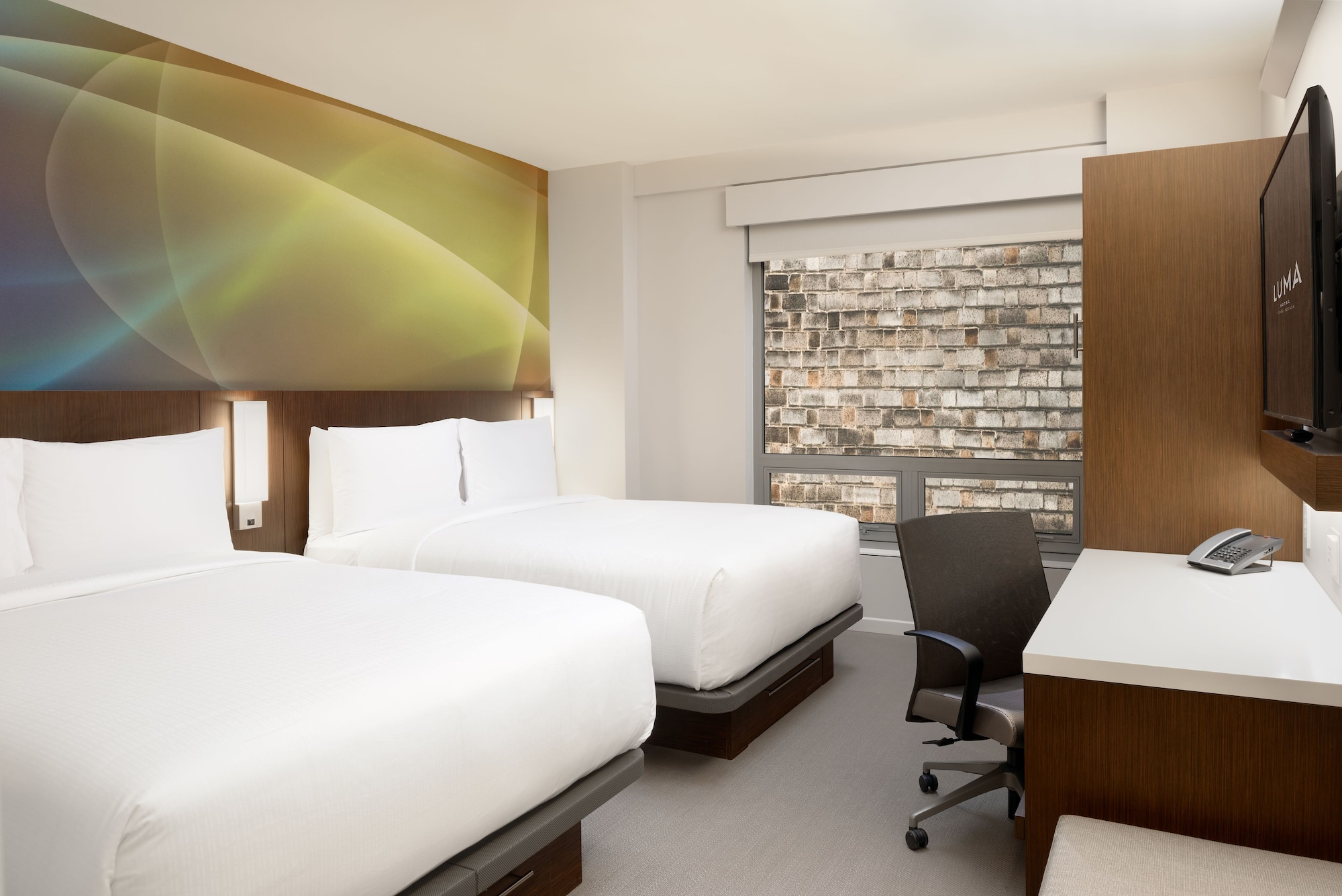 URBAN, 2 QUEEN BEDS