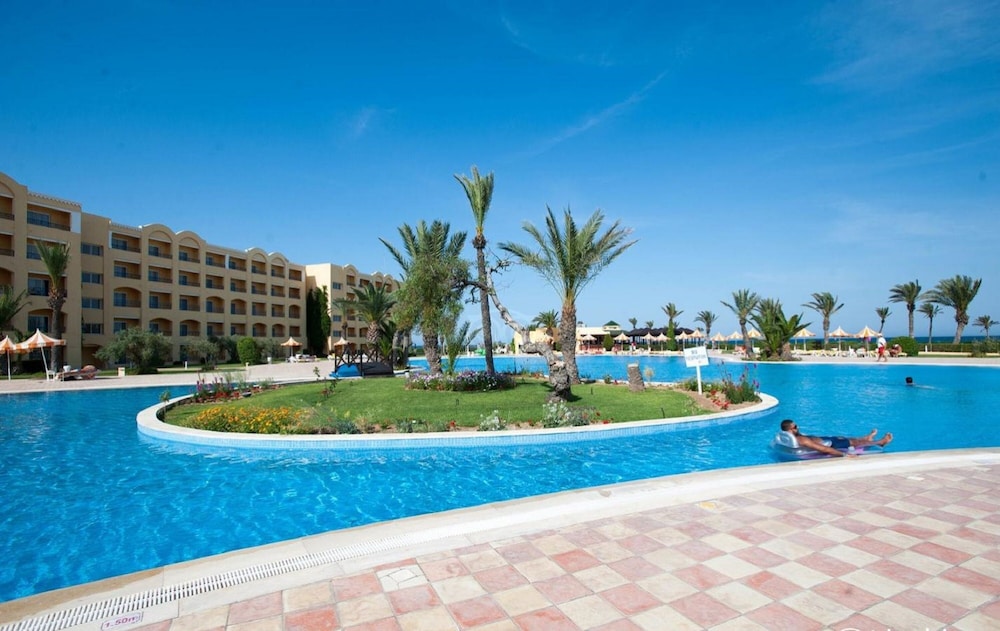 Nour Palace 43/46