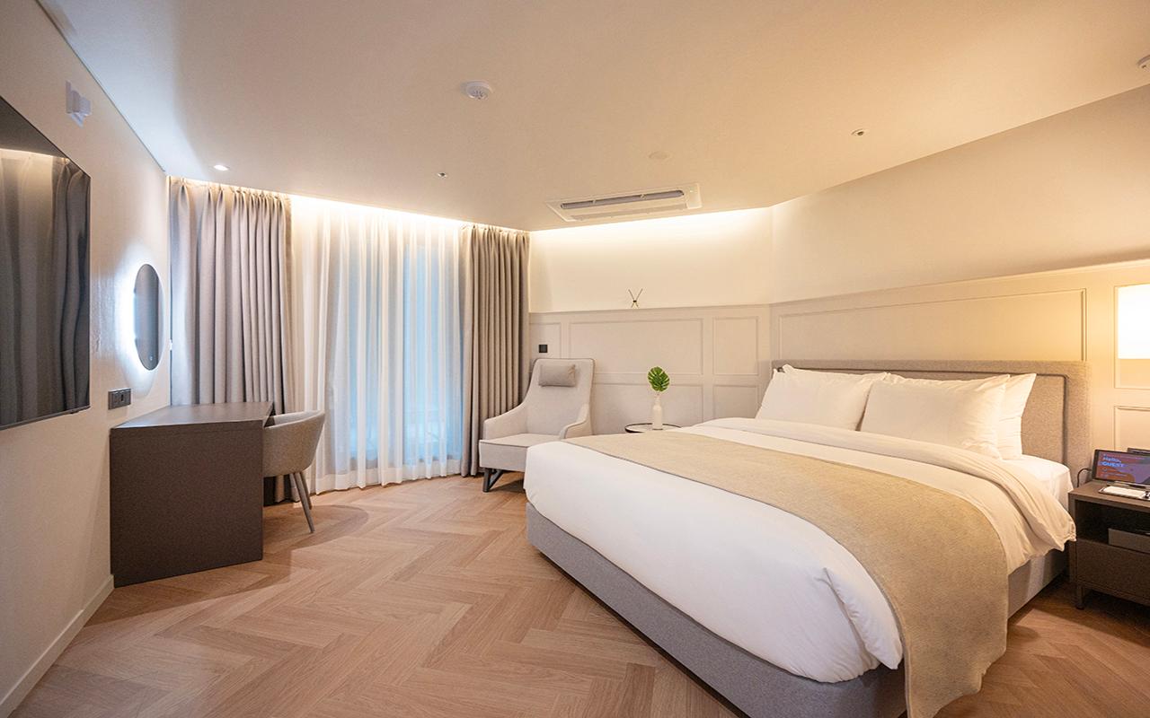 Special, Suite, Corner