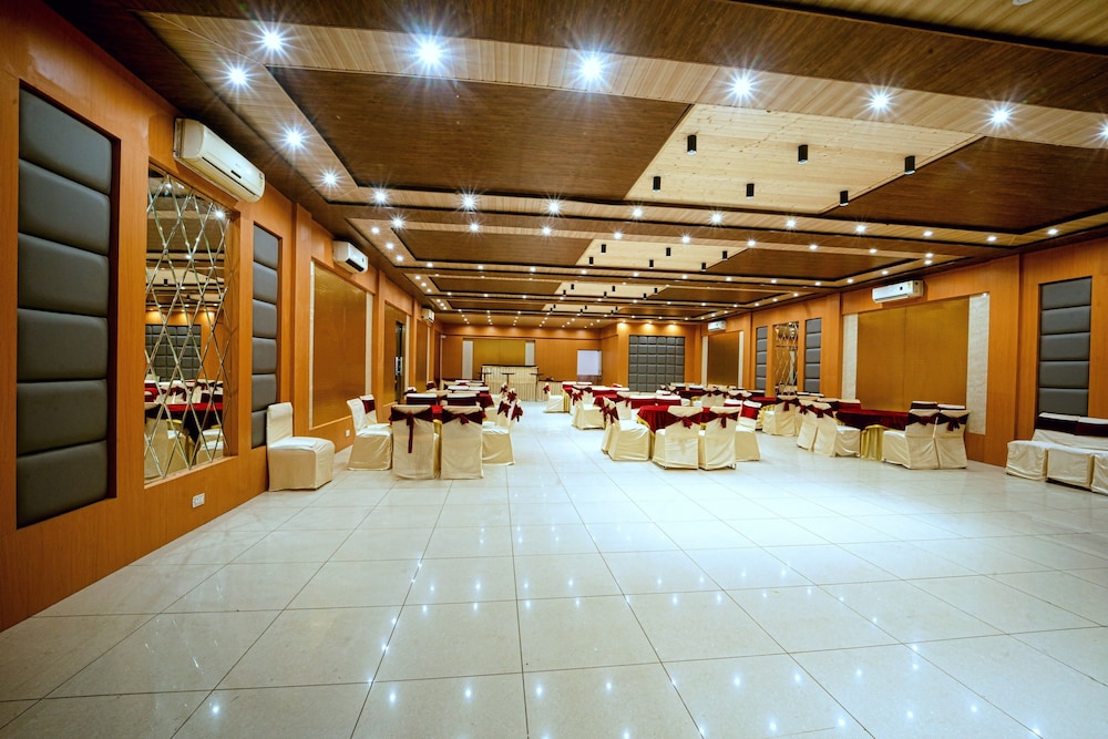 Grand Legacy Hotel 7/32