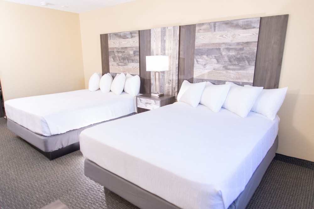 STANDARD, 2 QUEEN BEDS