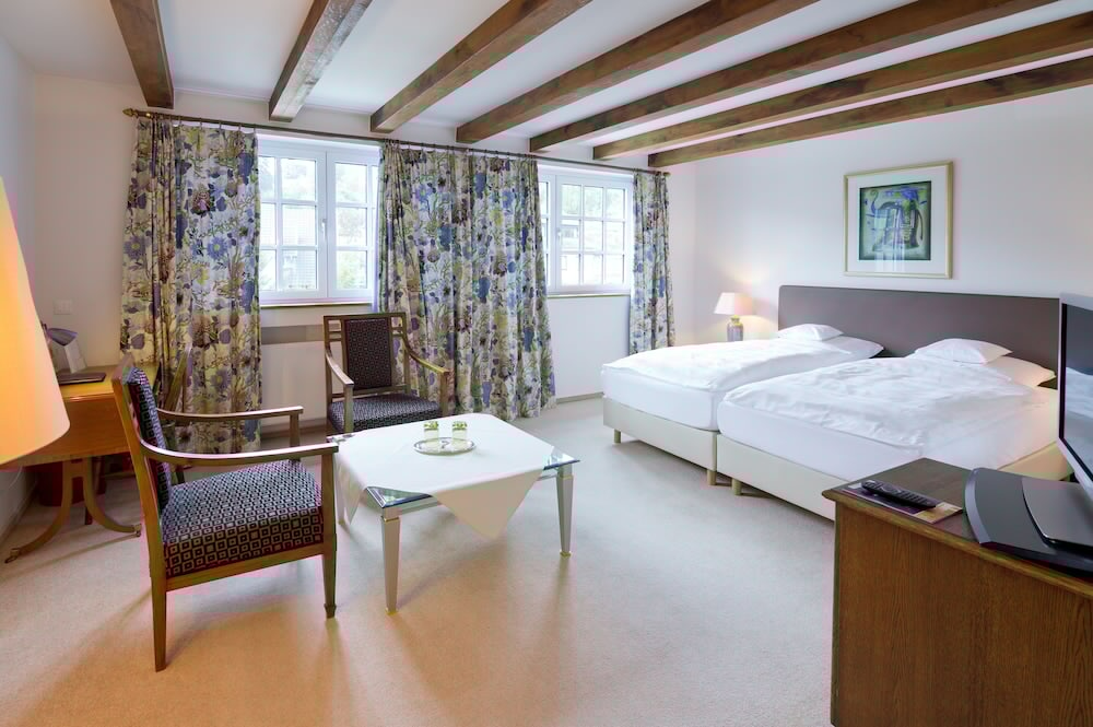 Romantik Waldhotel Mangold 34/66