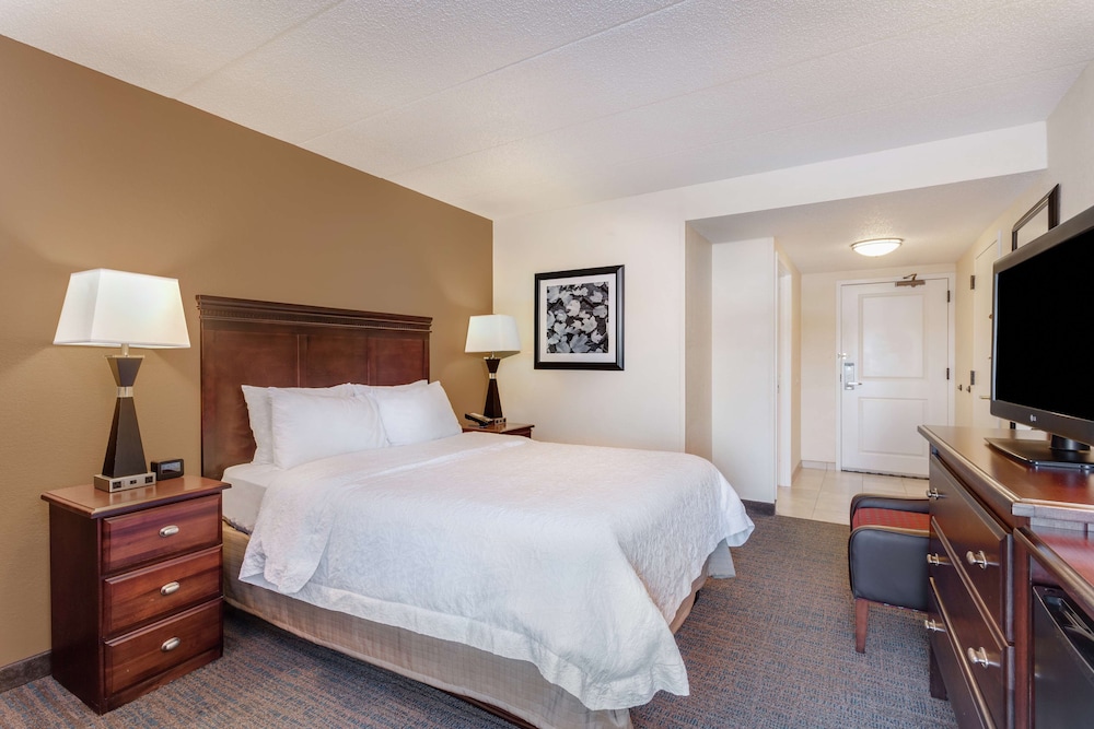 Hampton Inn Milwaukee/Brookfield 21/36