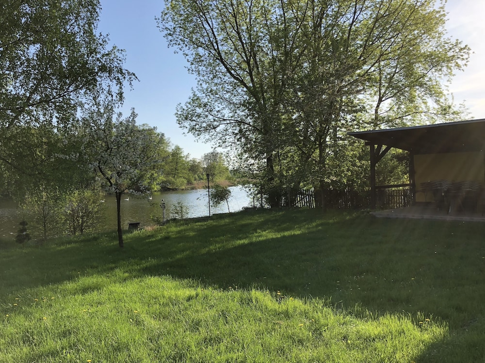 Riverside Inn 56/66
