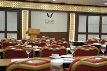 Vivaldi CE Gold Hotel 65/67