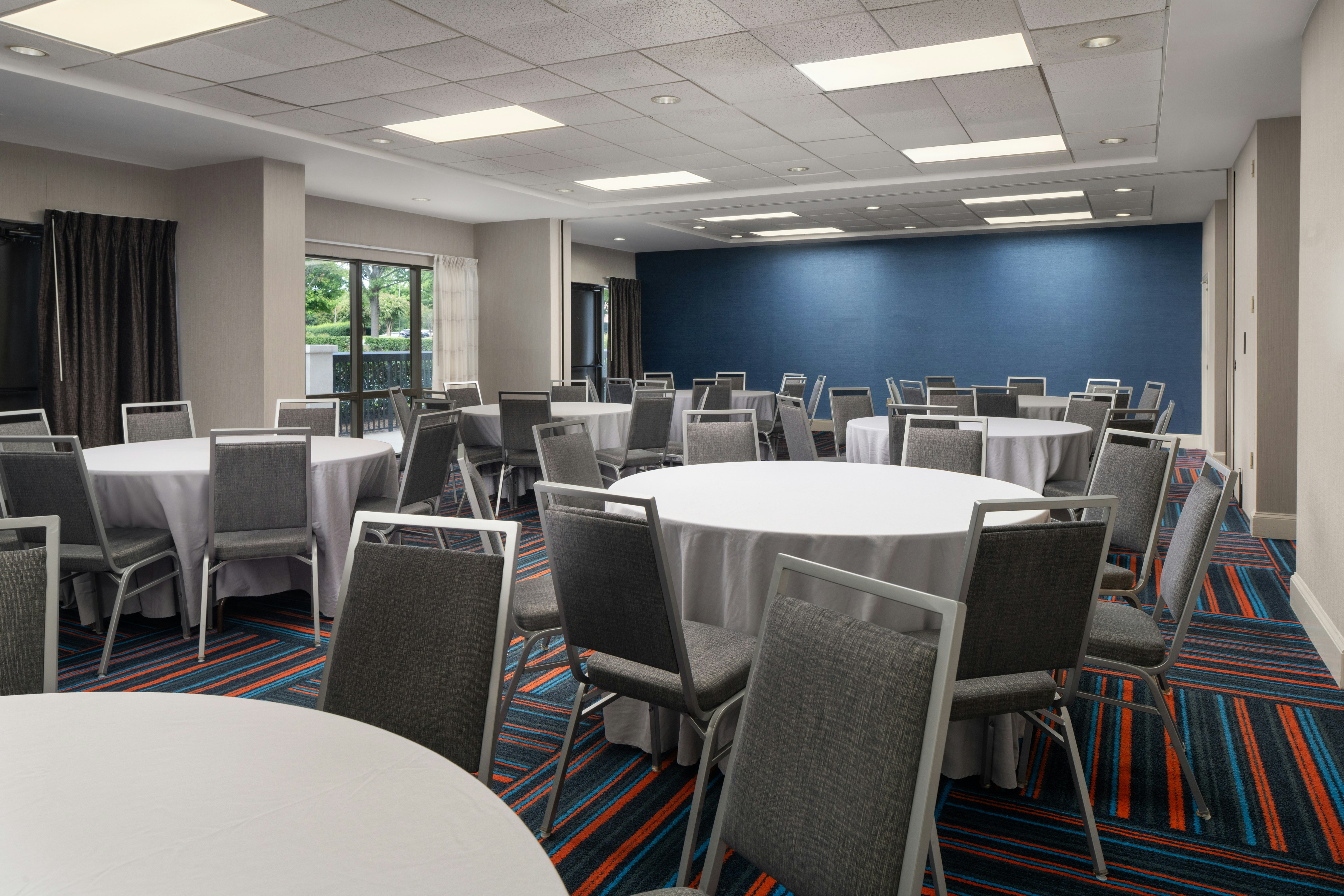 Hampton Inn & Suites Concord/Charlotte 42/57