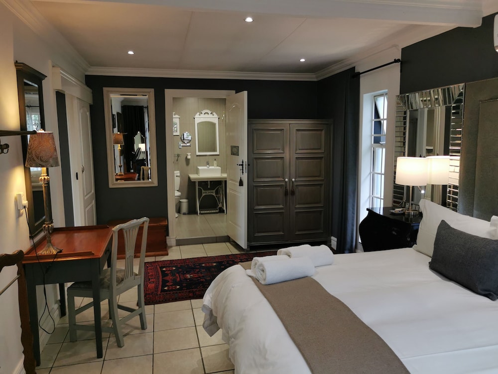 At 98 On Lynburn Guest House 18/50