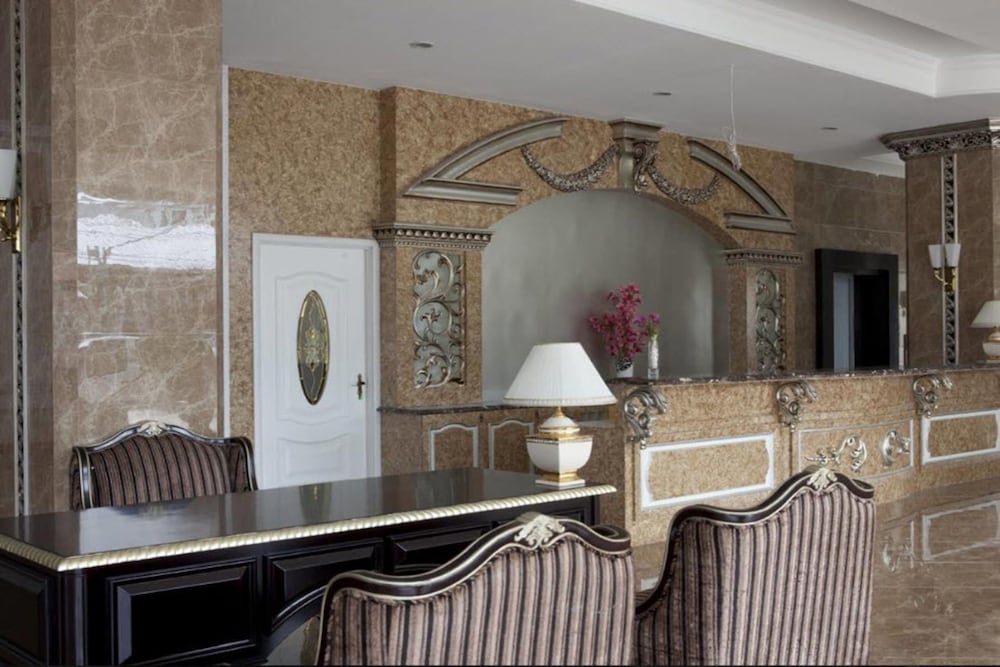 Lk Noble Suite 2/26