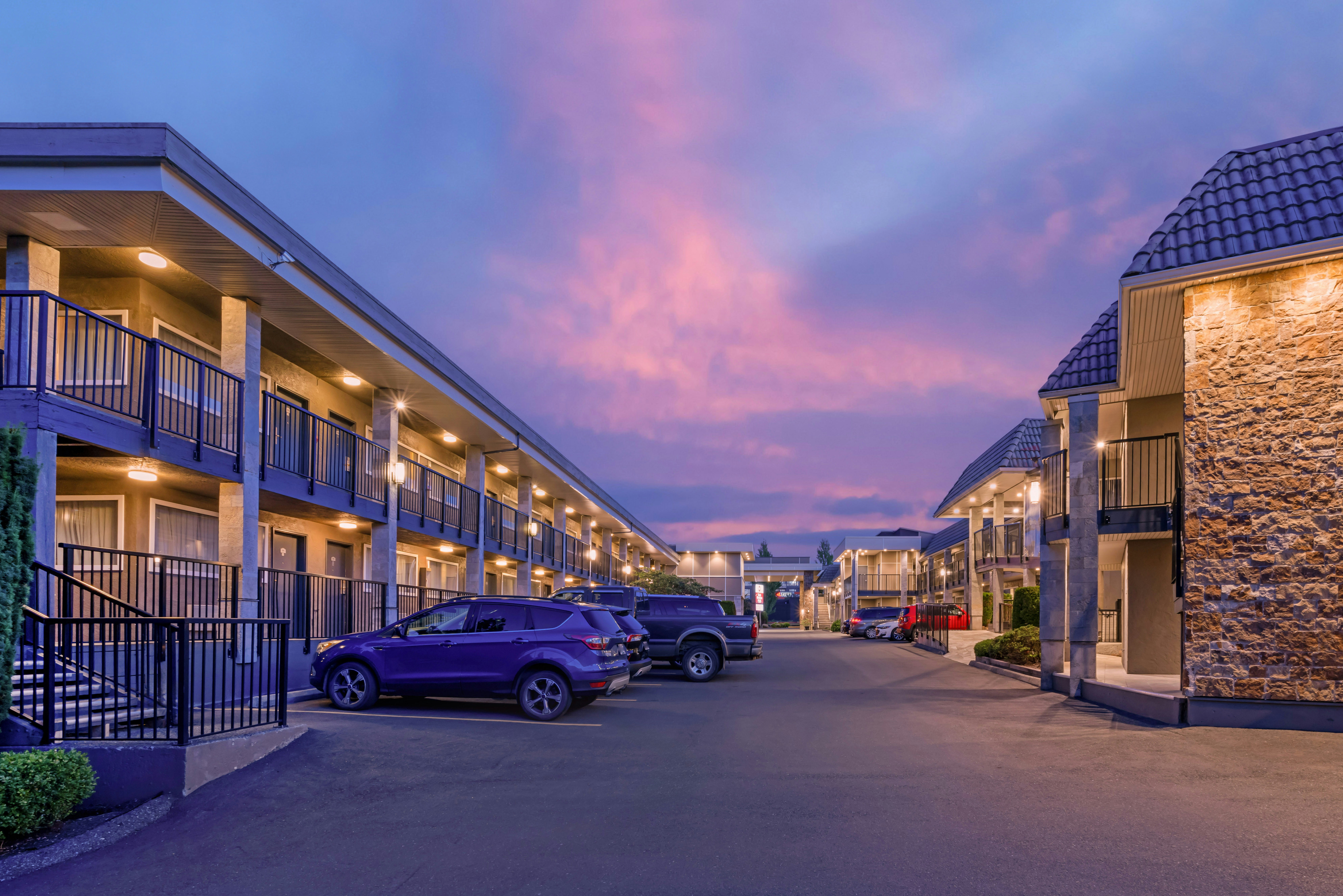 Best Western Plus Burnaby Hotel 69/76