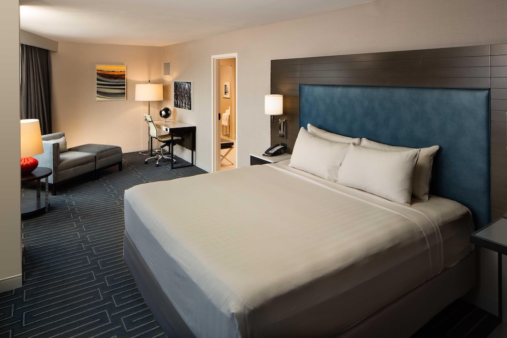Hyatt Regency Cincinnati 12/66