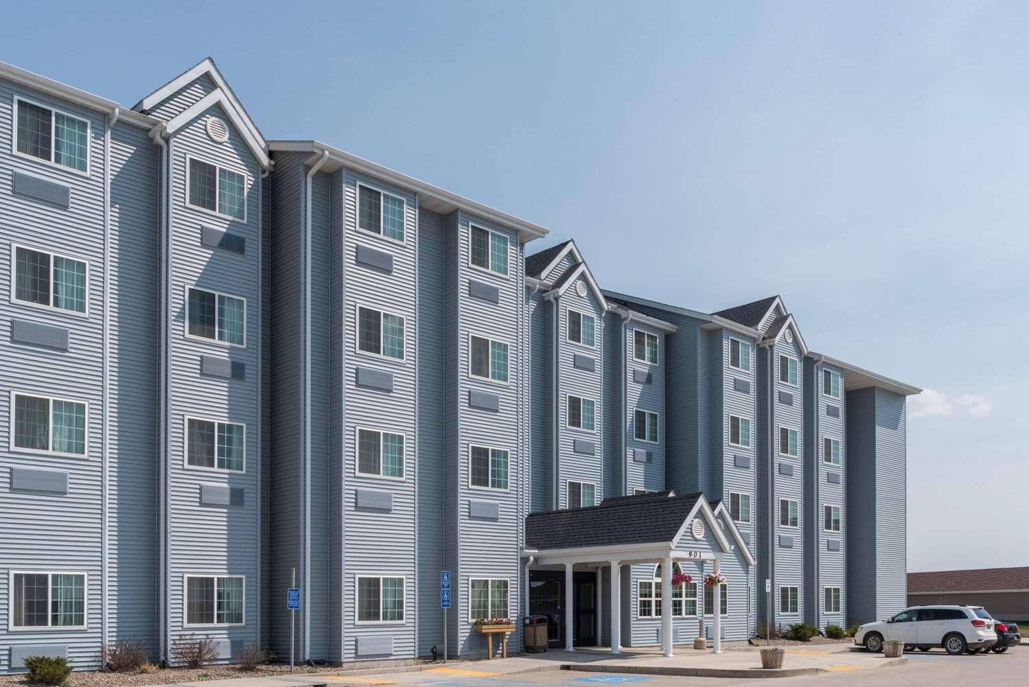 Microtel Inn And Suites By Wyndham Stanley 2/21