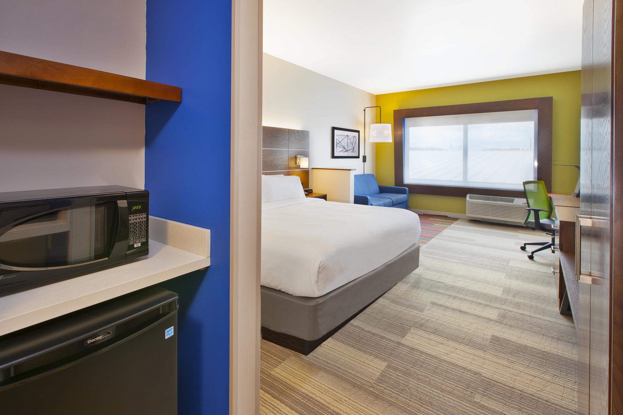 ROOM, KING BED