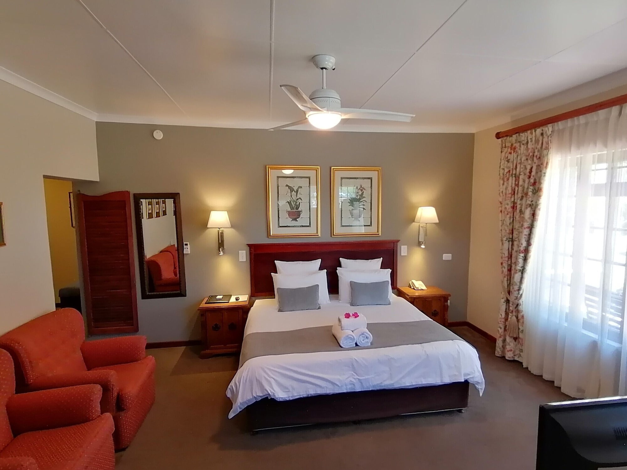 Palm Court, Double or Twin Bed