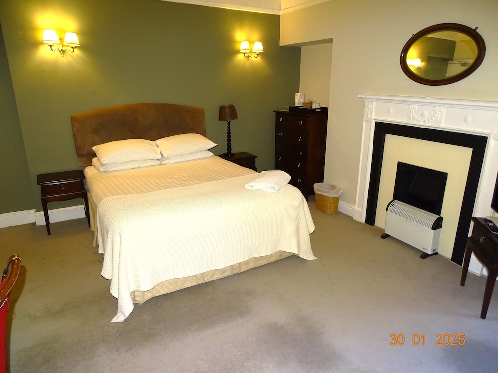 Donington Manor 11/50