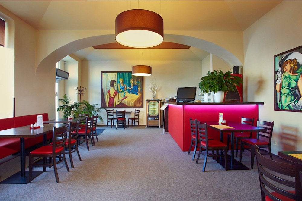 Hotel Merkur 51/63