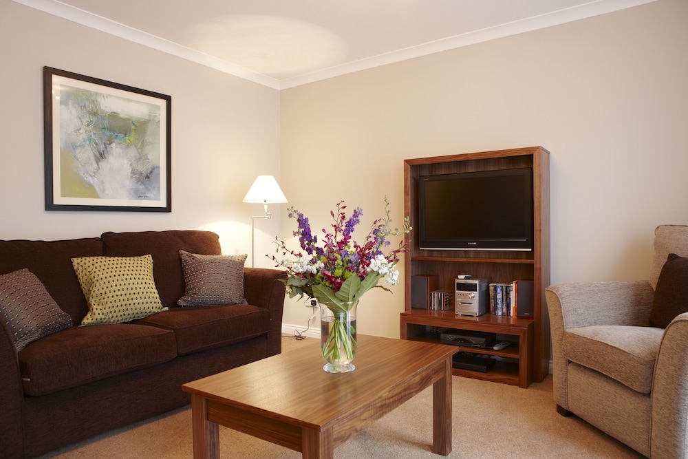 The Knight Residence by Mansley Serviced Apartments 35/46