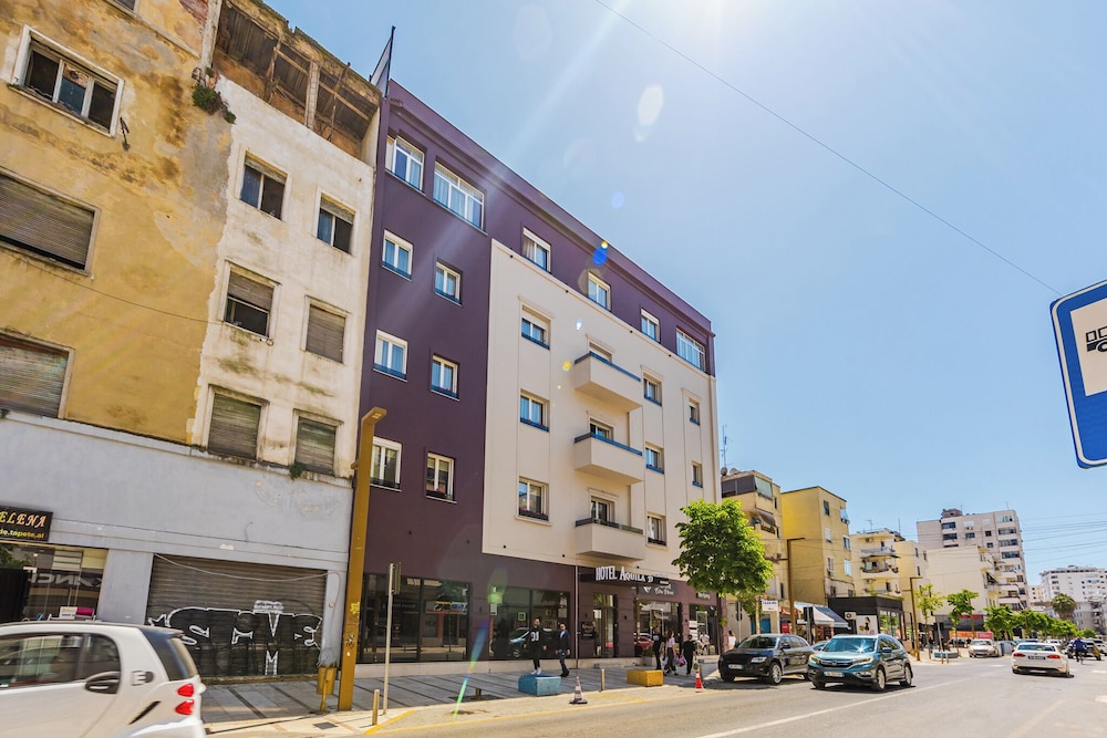 Aquila D Hotel 44/49