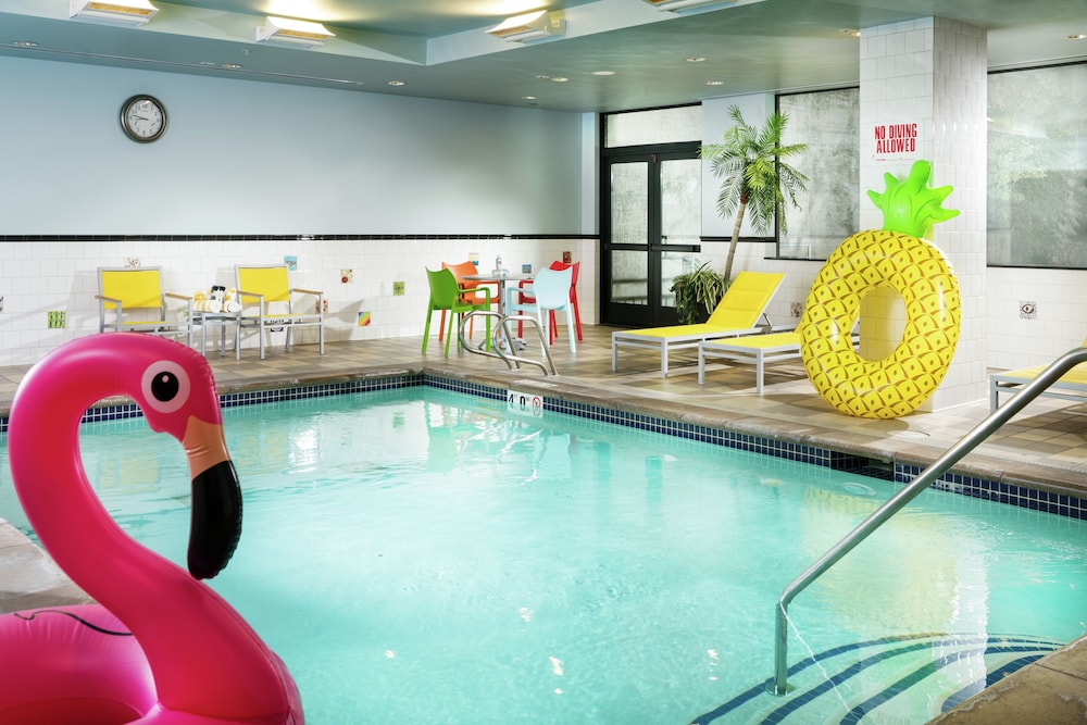 Staypineapple At The Maxwell Hotel 45/50