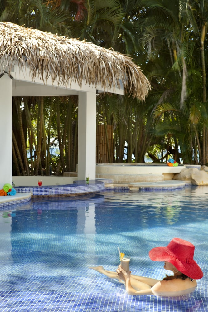 Azul Ocean Club Hotel 10/68