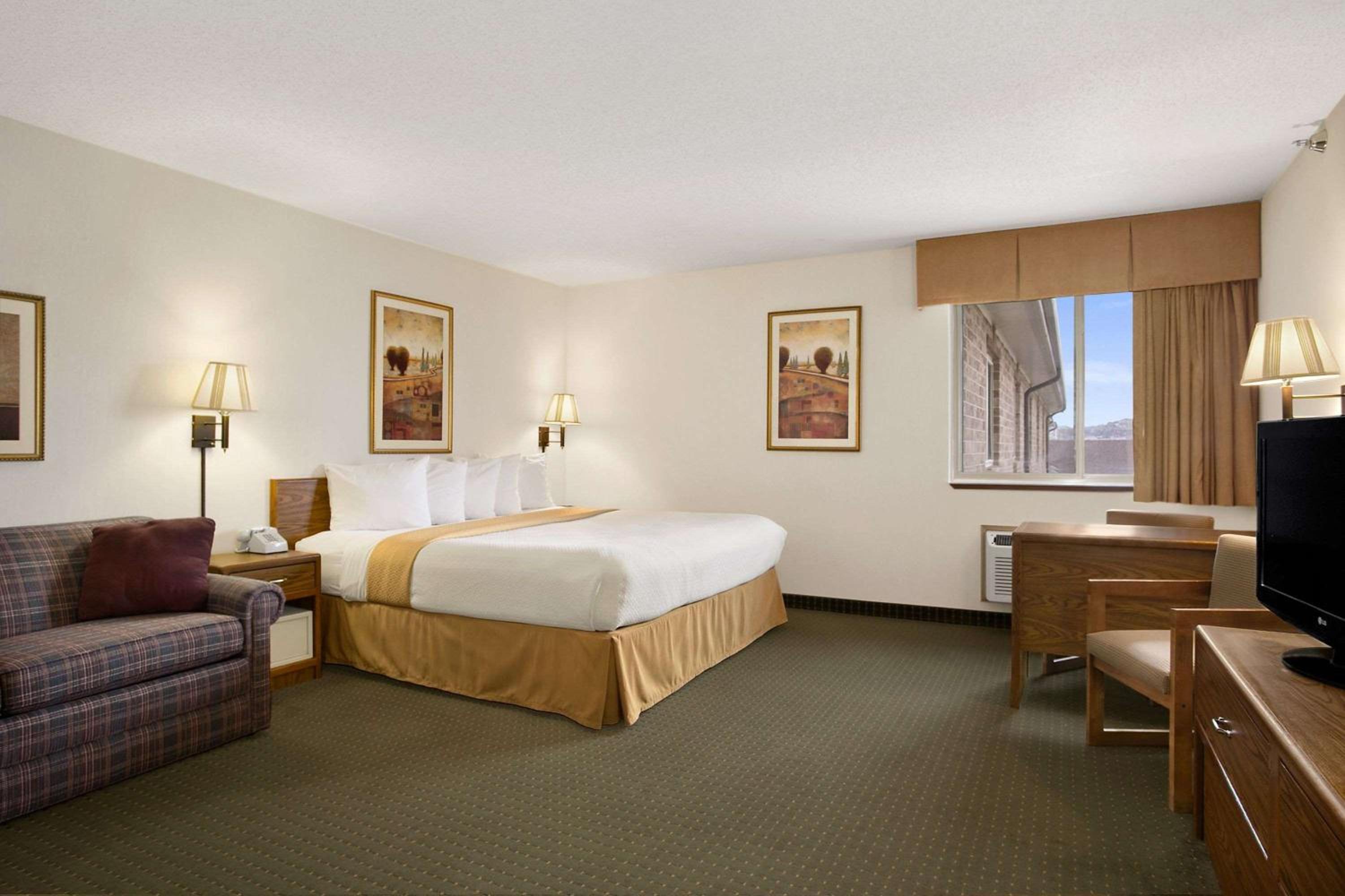 Days Inn By Wyndham Rapid City 12/39