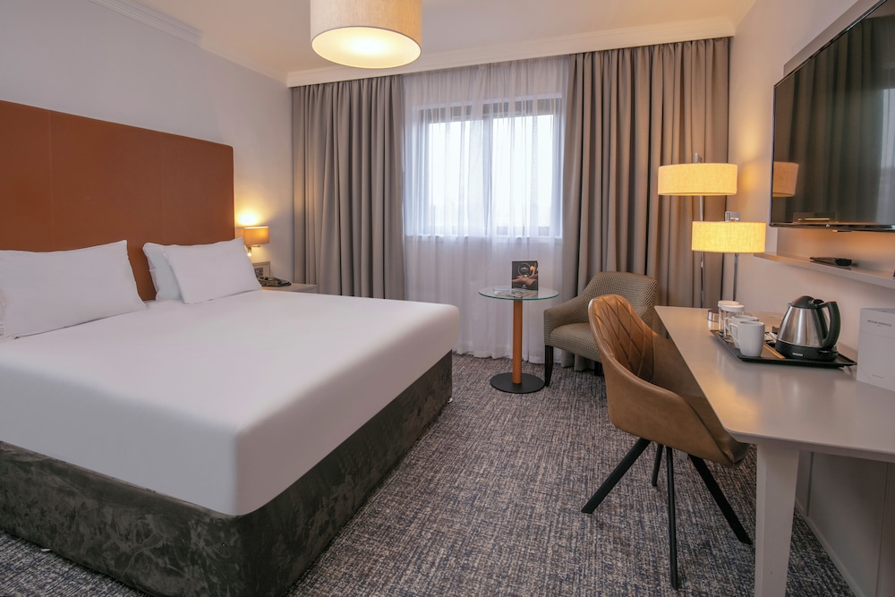 SUPERIOR, KING BED