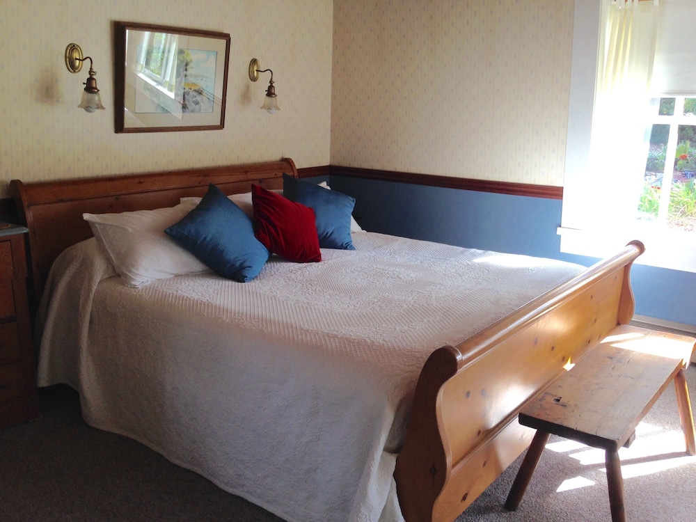 Joshua Grindle Inn 28/64