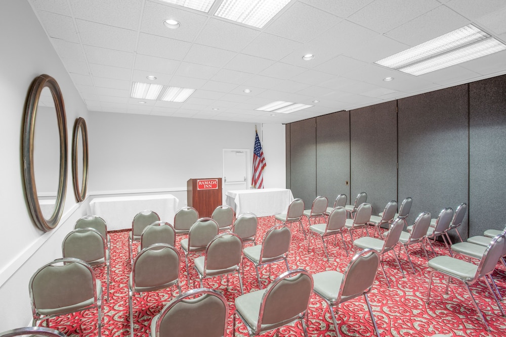 Ramada By Wyndham Barstow 30/36