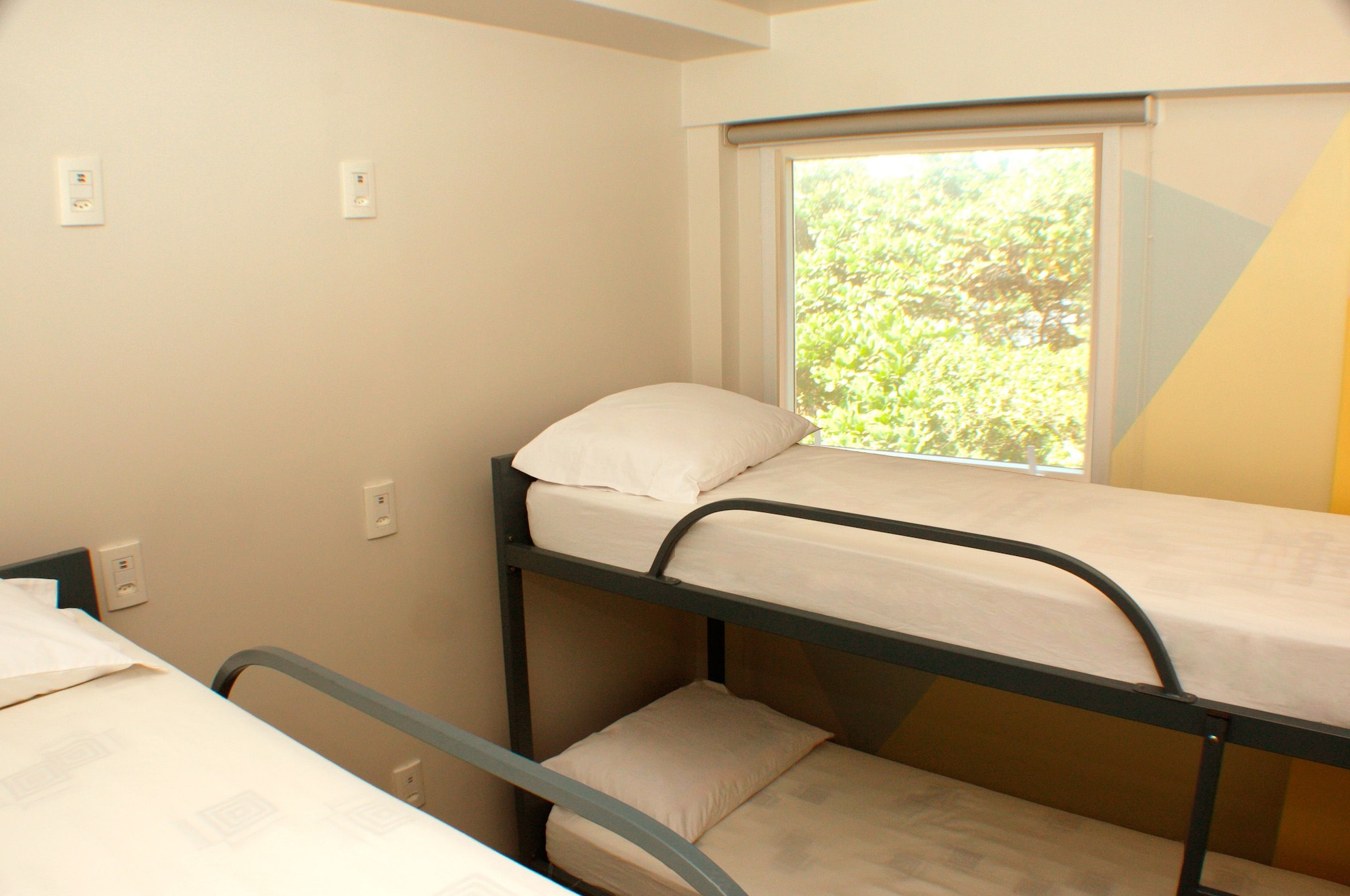 Female Dorm, Female Only, 8 Beds