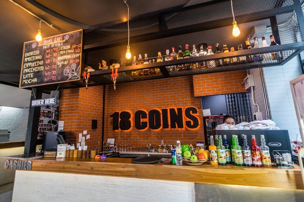 18 Coins Budget Hotel 3/67