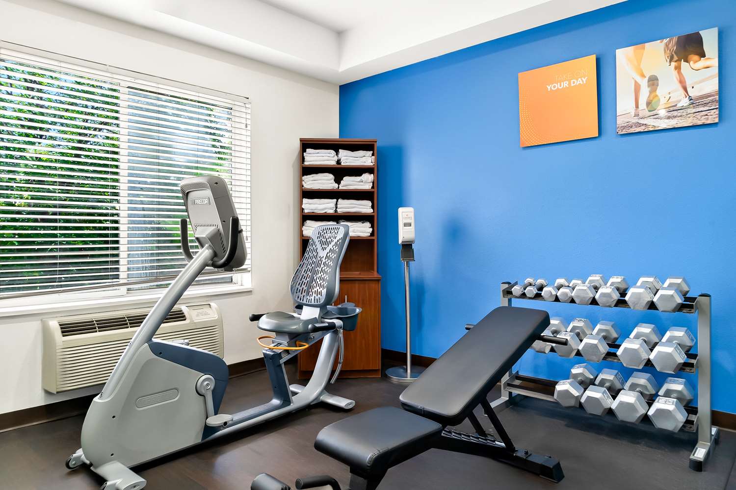 Holiday Inn Express & Suites Southfield - Detroit 4/11