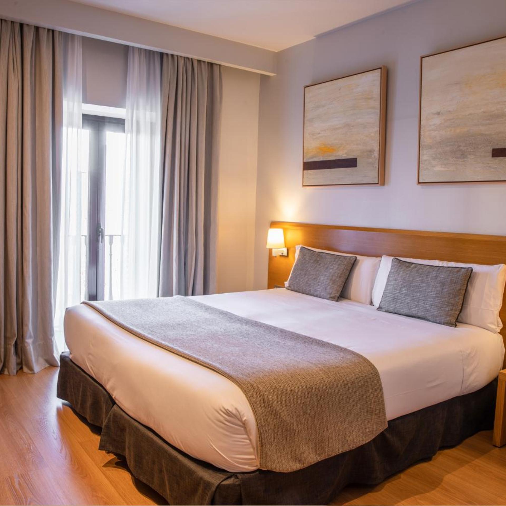 Room, Double Bed, Ramblas View