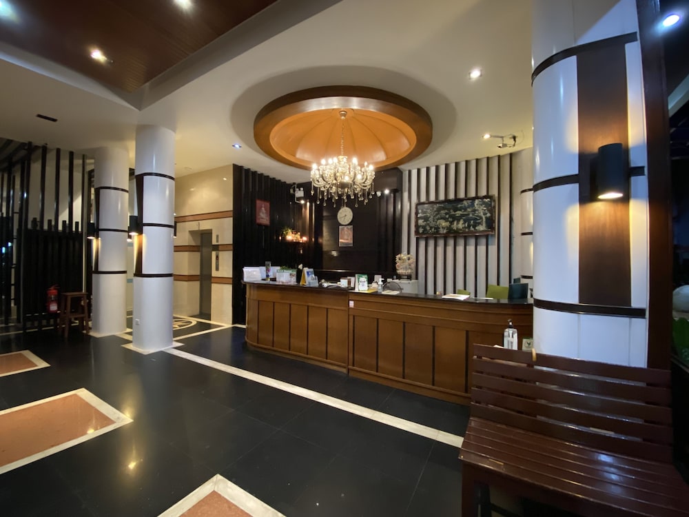 77 Patong Hotel & Spa 7/50