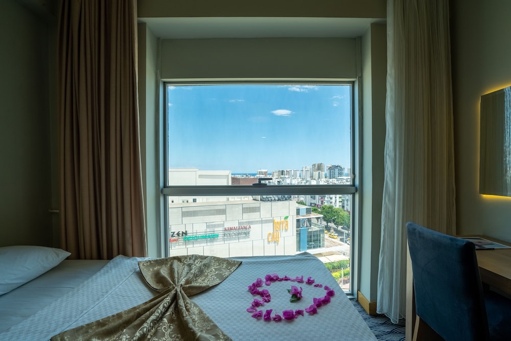 City Live Hotel 46/82