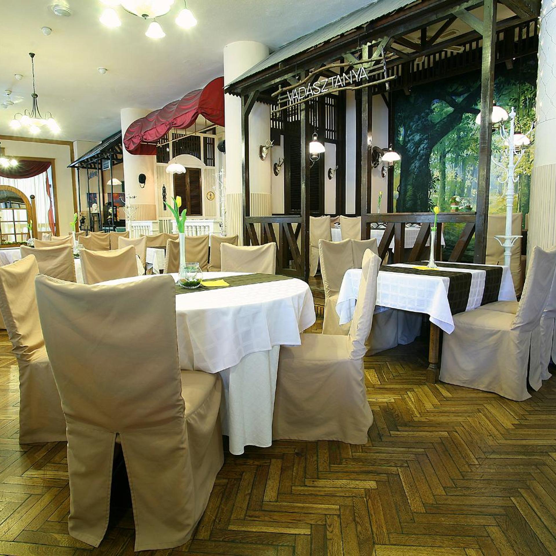 Hotel Kapos 33/50