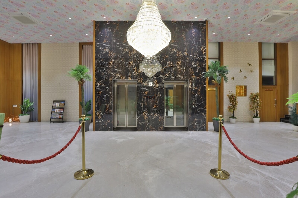 Hotel Empyrean 6/49