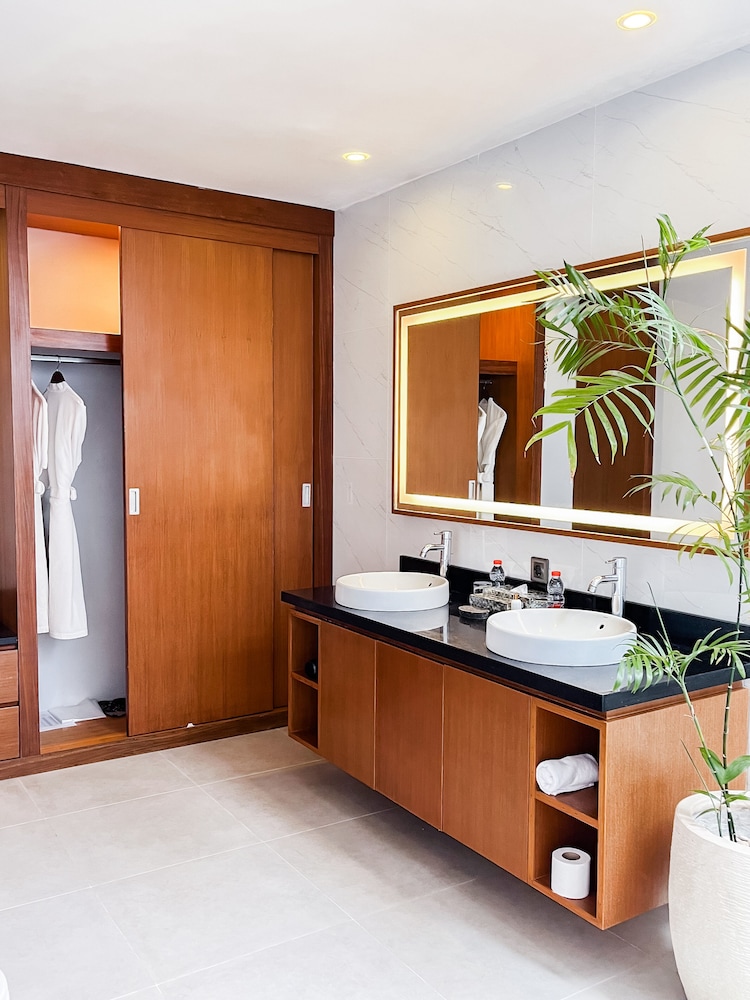 PRADHA VILLAS SEMINYAK 14/63